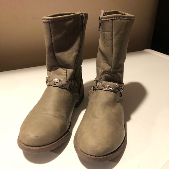 Kids boots by Oshkosh B’gosh size 2 - Picture 1 of 7